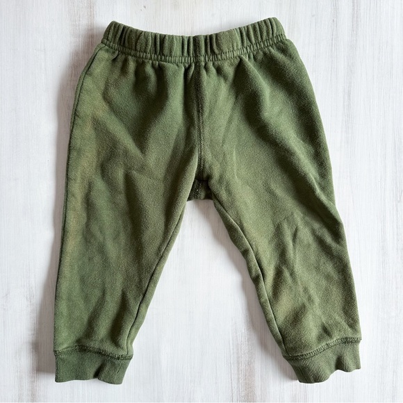 Carter’s dinosaur outfit (size 12-18 months) - Picture 6 of 8